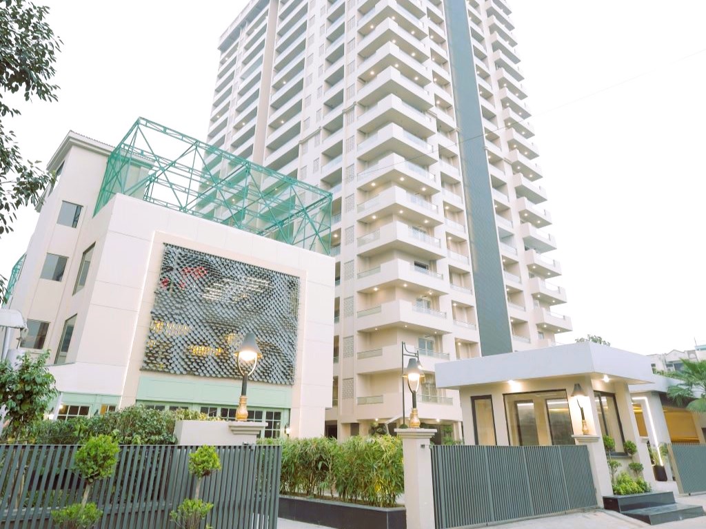 Pearl Club Residency - Ramprastha Greens Vaishali